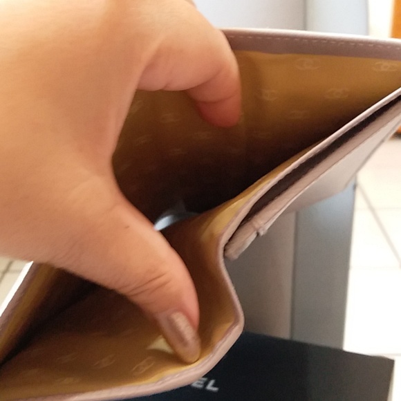 NWOT PrettyAuthentic Chanel Lambskin Wallet France - Picture 6 of 8